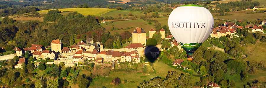 Mon compte : Survol de Curemonte par une montgolfière