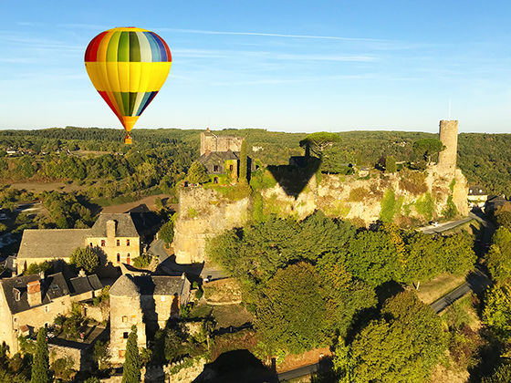 vol découverte en montgolfiere sur Turenne en Corrèze