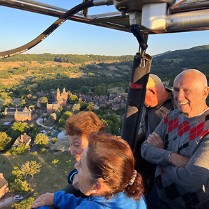 Découverte de Collonges la rouge depuis la nacelle de la montgolfière